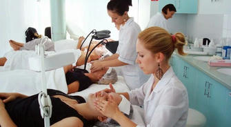 Unlock Your Beauty Career: Master In-Demand Skills with Accredited Cosmetology Training